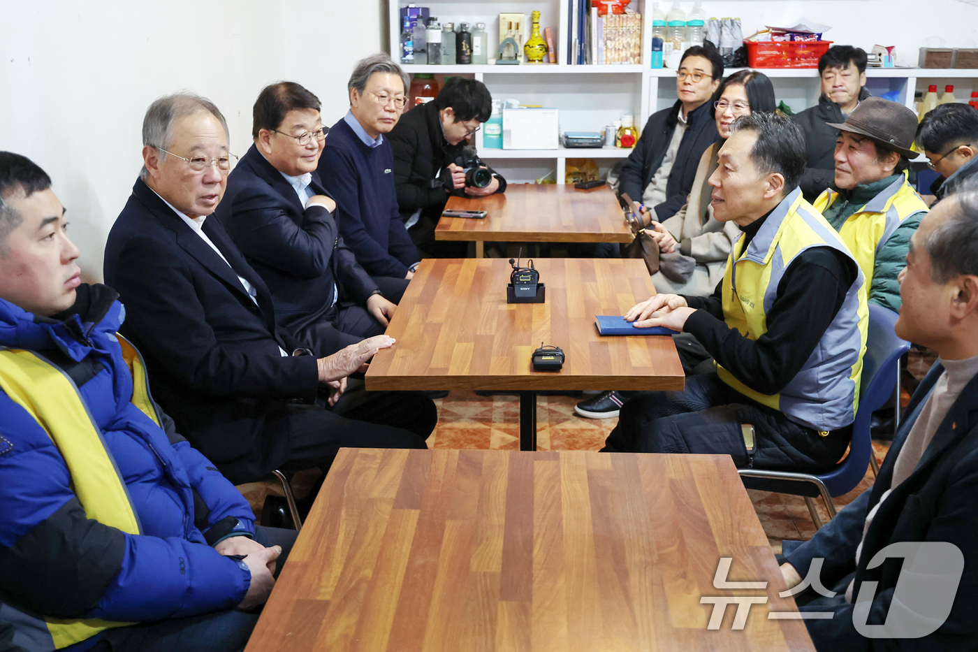 (서울=뉴스1) 민경석 기자 = 류진 한국경제인협회(한경협) 회장이 7일 오후 서울 영등포구 대림동 우리시장에서 열린 '시장 소상공인 상생방안 간담회'에서 인사말을 하고 있다. 2 …