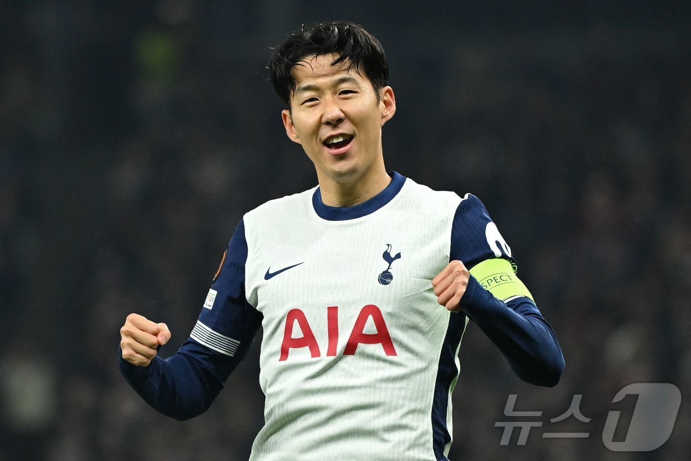 본문 이미지 - 손흥민은 2024-25시즌 공식 대회 23경기에 출전해 7골 6도움을 기록했다. ⓒ AFP=뉴스1