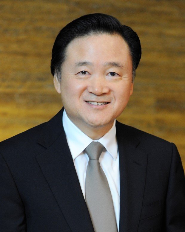 본문 이미지 - 8일 SPC그룹은 허영인 회장이 도널드 트럼프 미국 대통령 취임식에 초청 받아 참석한다고 밝혔다. (SPC그룹 제공)