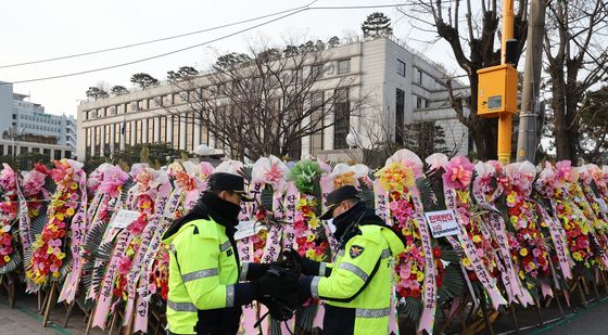 긴장감 흐르는 헌법재판소