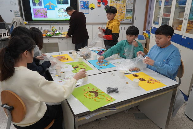 보령 송학초 '또래 관계 증진' 푸드테라피 상담 진행