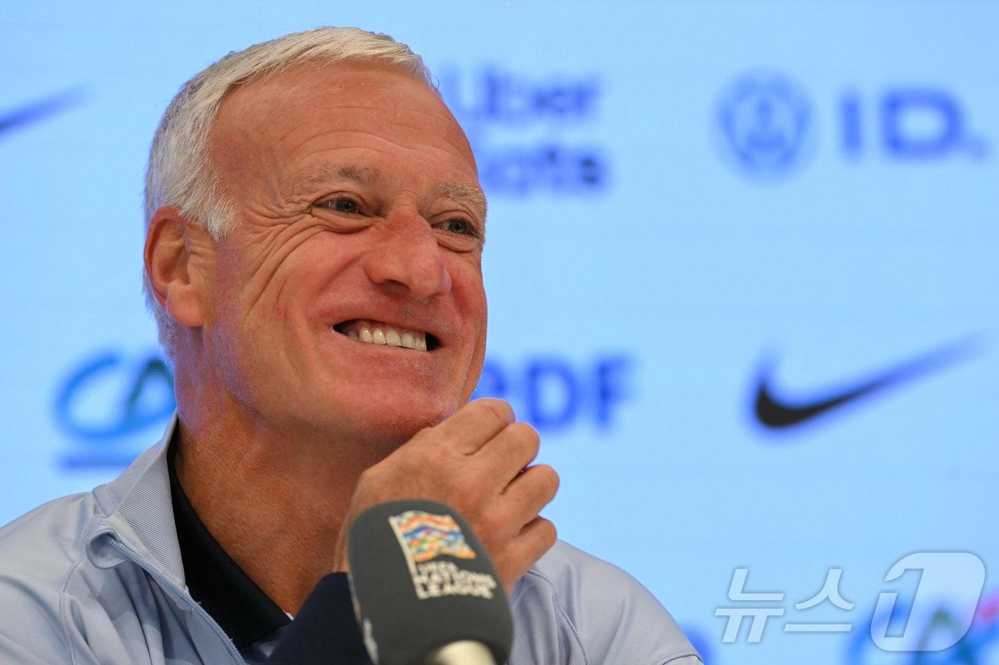 본문 이미지 - 디디에 데샹 감독은 2012년부터 프랑스 축구대표팀을 이끌었다. ⓒ AFP=뉴스1