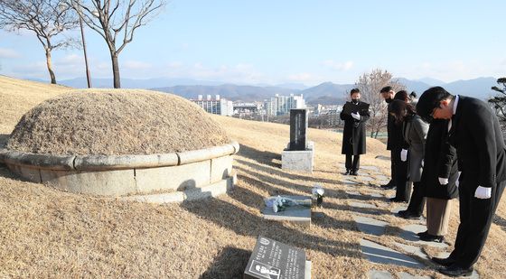 국립신암선열공원관리소, 방한상 애국지사 묘역 참배