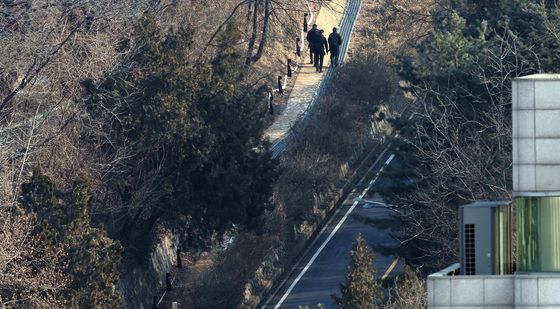 尹 관저 경비 삼엄