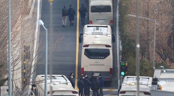 尹관저 경비