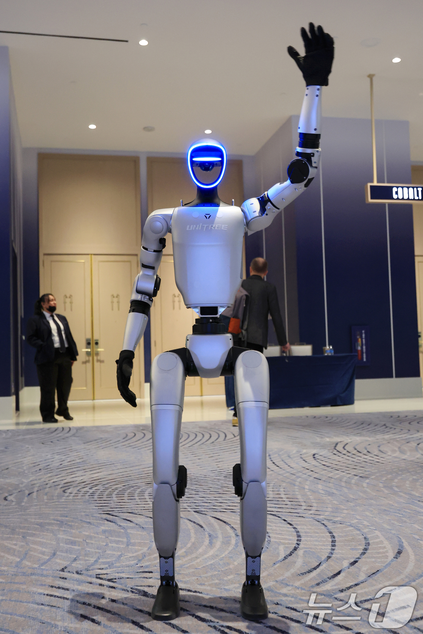 (라스베이거스(미국)=뉴스1) 신웅수 기자 = 세계 최대 가전·정보기술(IT) 전시회 CES 2025 개막일인 7일(현지시간) 젠슨 황 엔비디아 최고경영자(CEO) 글로벌 기자간담 …