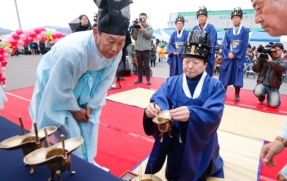 명물 '성주 참외' 첫 출하…성주군, 참외 조수입 7000억 목표