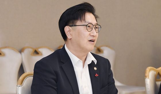 기재차관 "각 부처 정책과제 신속 추진…국회와 긴밀히 소통"