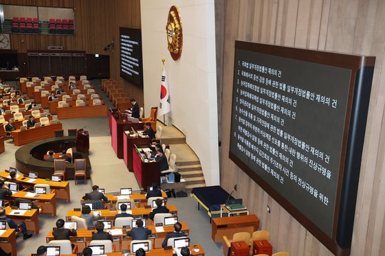 국힘 반대로 쌍특검법 폐기…9일 비상계엄·여객기참사 현안질문(종합)