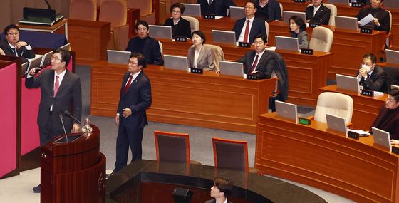 국힘 탈당 요구 받은 김상욱, 경찰 담당 행안위서도 빠진다