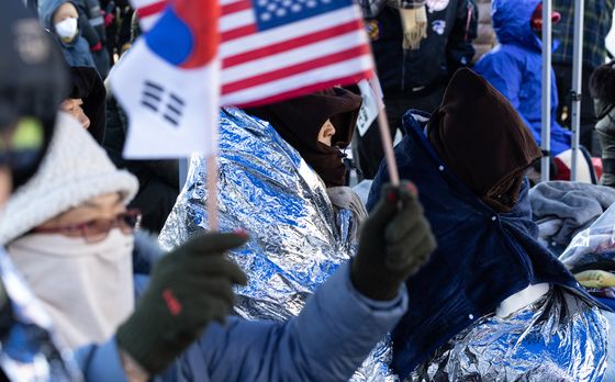 "한국, 마비 상황 직면하지 않으려면 타협·단결 필요"-블룸버그