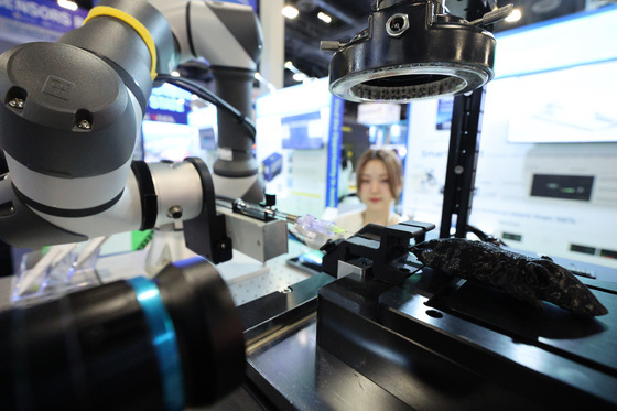 AI 바이오헬스 키운다지만…한은 "데이터 개방 없인 한계"