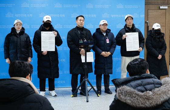 민주 "미치광이 '백골단' 국회 들인 김민전, 의원 자격 없다"