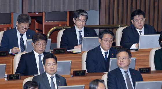 고심하는 오동운 공수처장