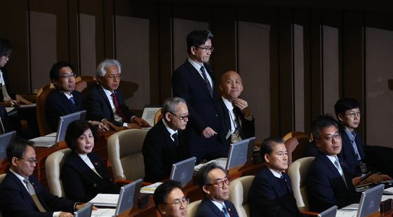 굳은 표정으로 발언대 향하는 오동운 공수처장