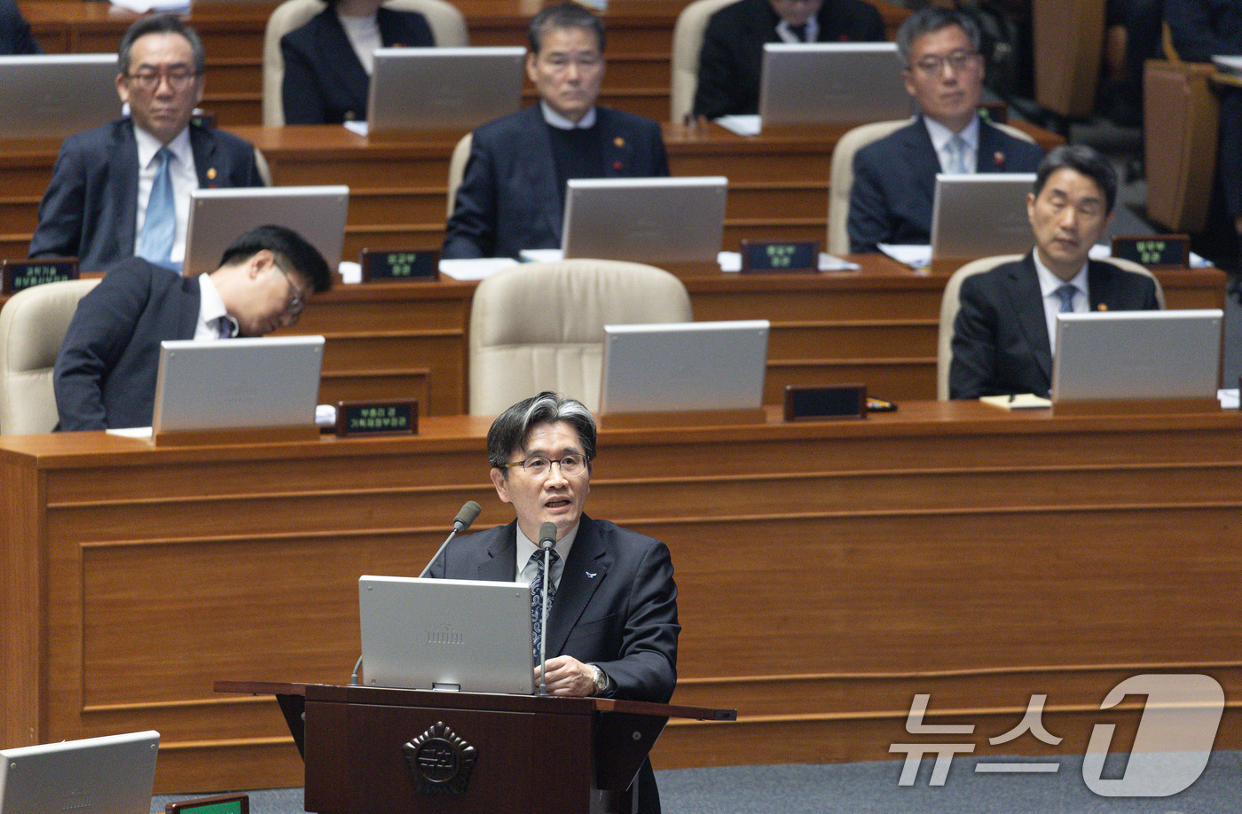 (서울=뉴스1) 이재명 기자 = 오동운 고위공직자범죄수사처(공수처) 처장이 9일 오후 서울 여의도 국회에서 열린 제420회국회(임시회) 제5차 본회의에서 이철규 국민의힘 의원의 윤 …