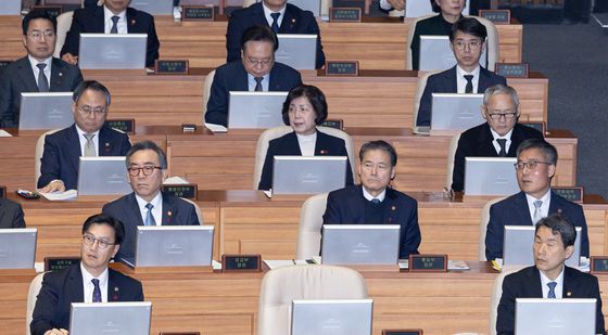 최상목 권한대행 '국회 긴급현안질문 불참'