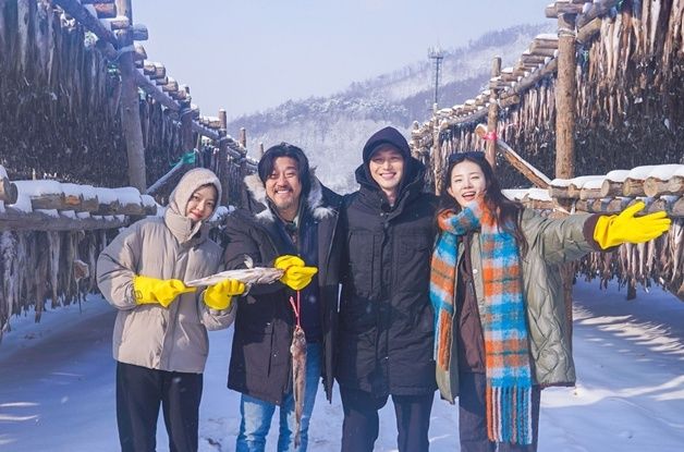 '컨츄리쿡' 에드워드리, 변요한·고아성·신시아와 '가족 케미'