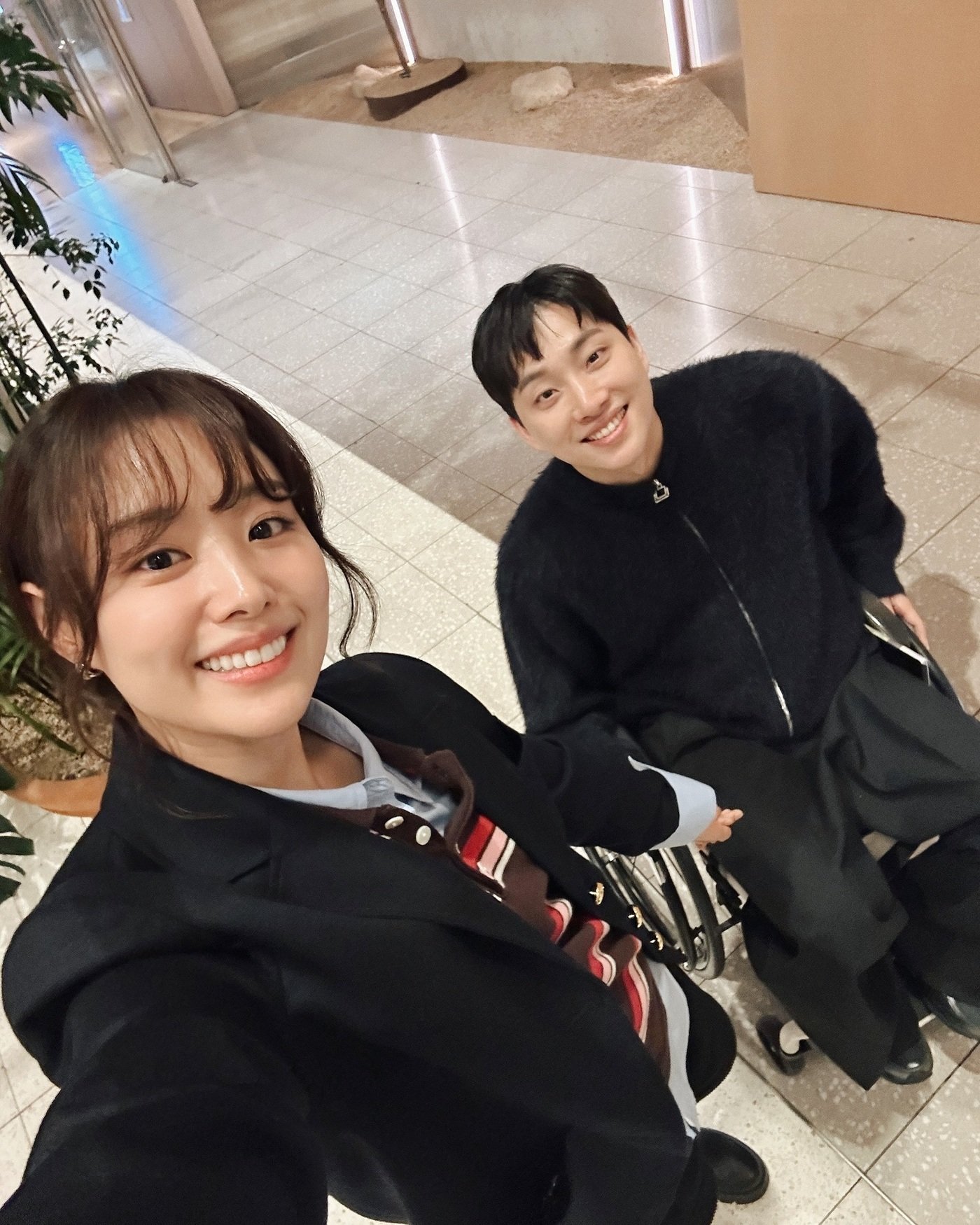 본문 이미지 - 송지은과 박위(송지은 SNS)