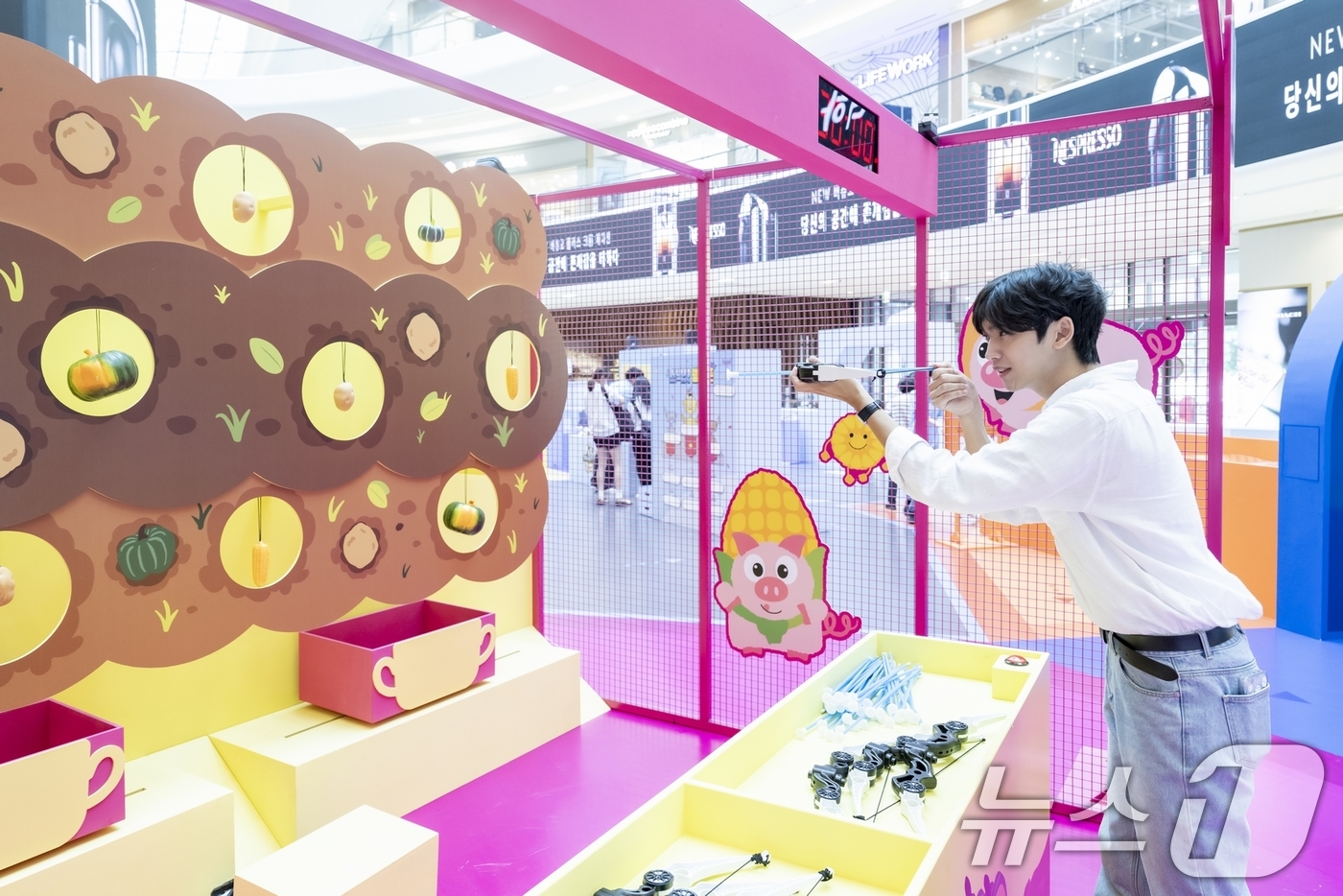 (서울=뉴스1) = 스타필드가 최대 열흘까지 이어지는 추석 황금 연휴를 맞아 놀이와 문화, 쇼핑까지 풀코스로 즐길 수 있는 다채로운 명절 프로그램을 선보인다고 1일 밝혔다.경기 고 …