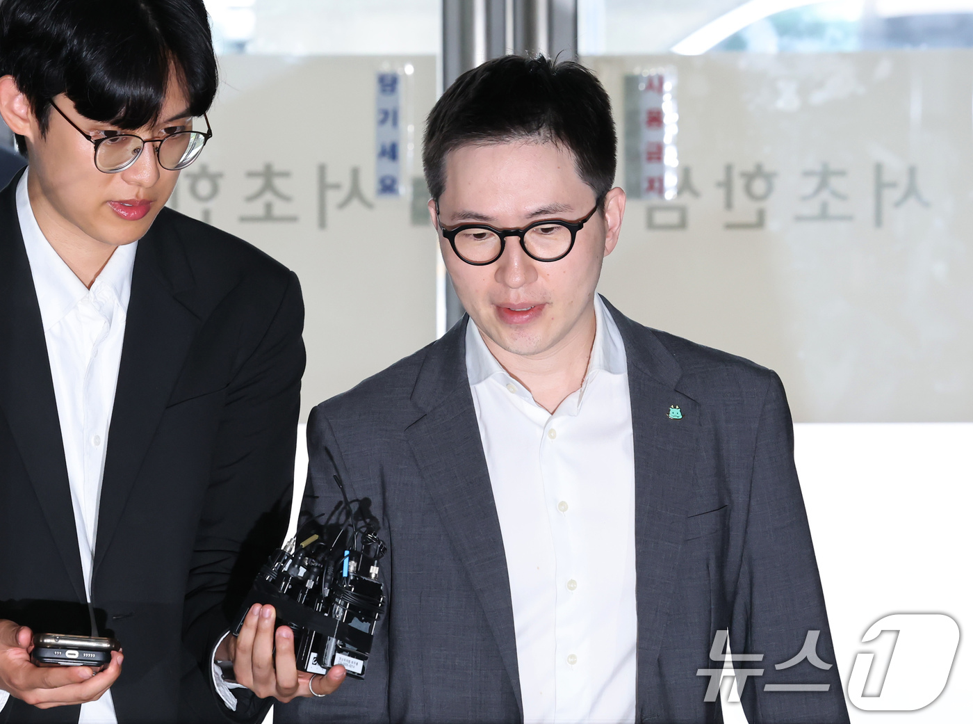 (서울=뉴스1) 장수영 기자 = 이원모 전 대통령실 인사비서관이 1일 오전 서울 서초구 순직해병 특별검사팀 사무실로 이종섭 전 국방부 장관 도피 의혹 및 직권남용 권리행사방해 혐의 …