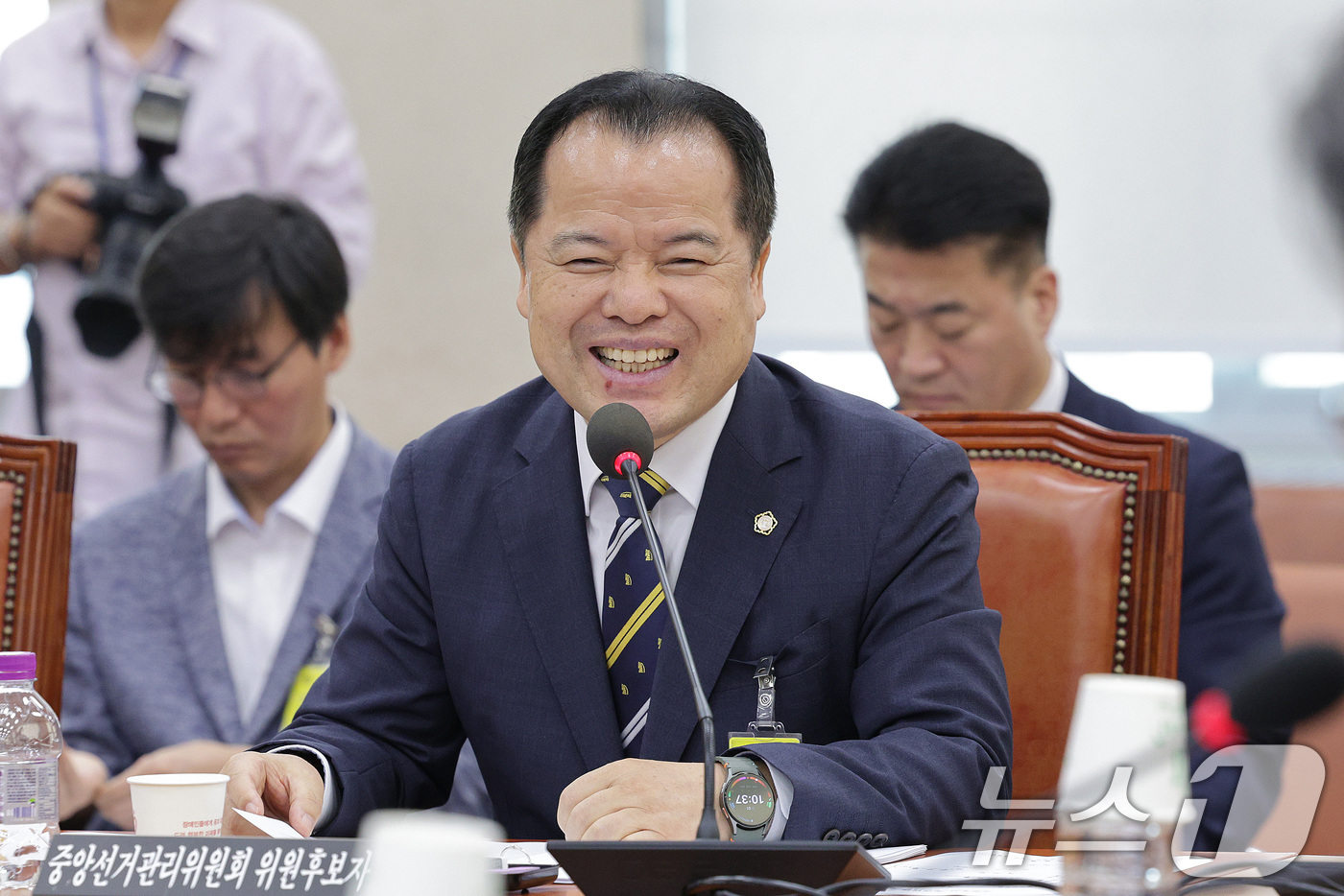 (서울=뉴스1) 신웅수 기자 = 위철환 중앙선거관리위원회 위원 후보자가 1일 서울 여의도 국회에서 열린 행정안전위원회 인사청문회에서 의원 질의에 답변하고 있다. 2025.10.1/ …