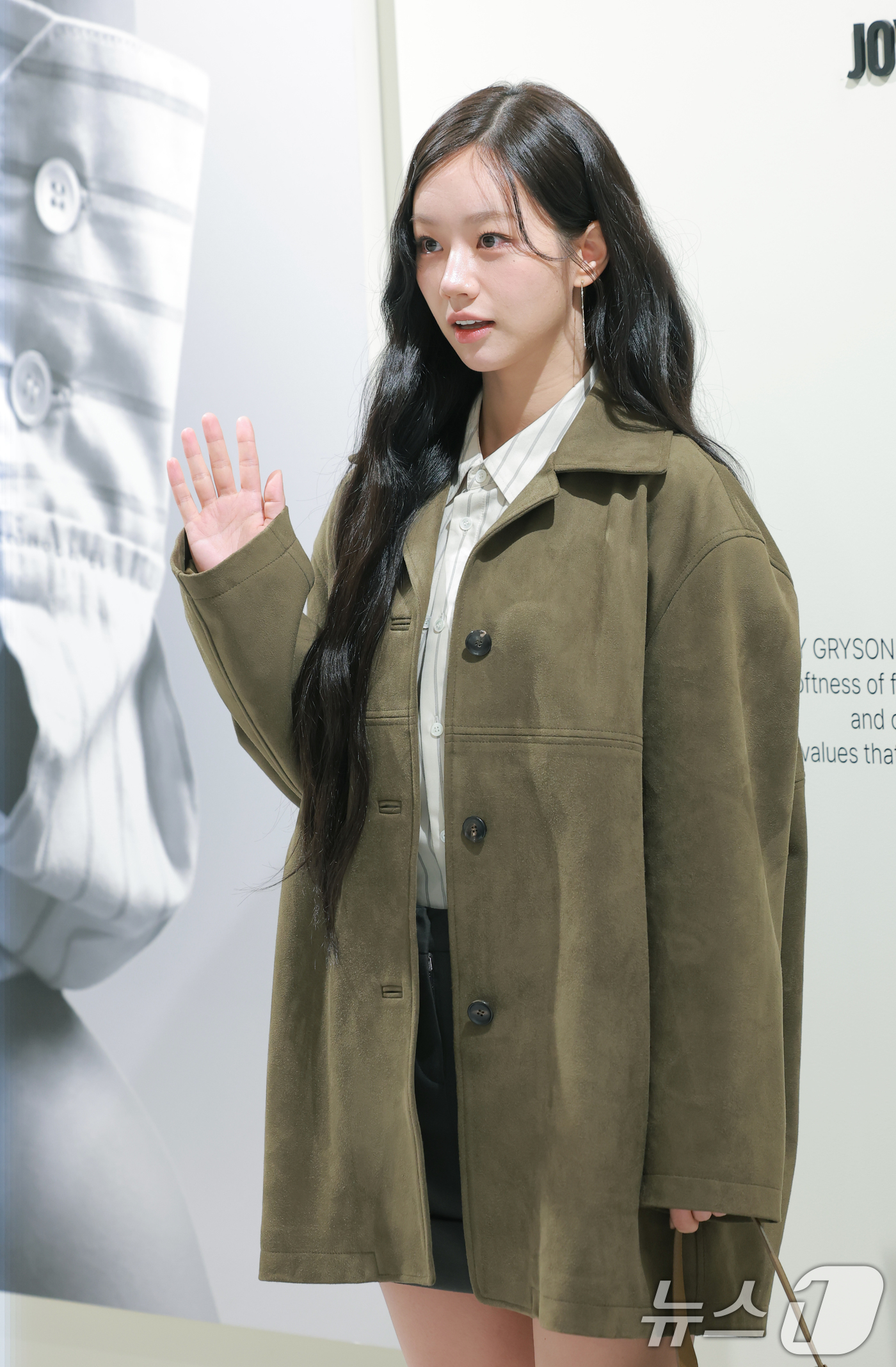 (서울=뉴스1) 권현진 기자 = 배우 혜리가 1일 오전 서울 용산구 한남동에서 진행된 패션 브랜드 조이그라슨 한남 플래그십 스토어 오픈 행사에 참석해 포즈를 취하고 있다. 2025 …