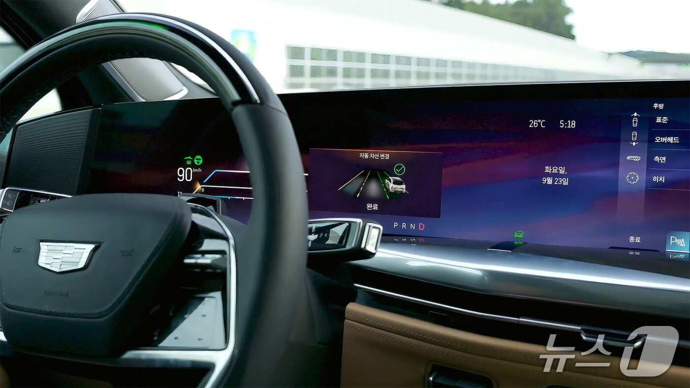 본문 이미지 - GM의 슈퍼크루즈 적용 모습.&#40;한국GM 제공&#41; 