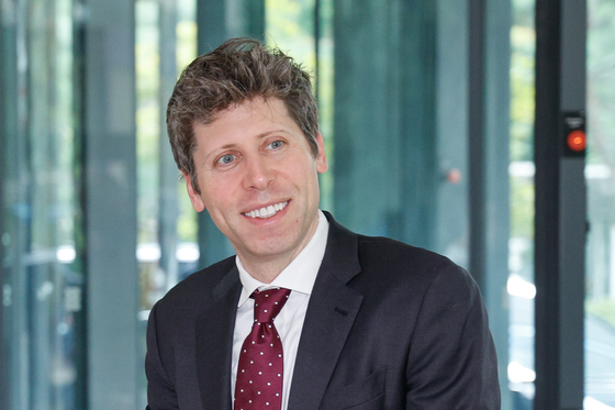 젠슨황도 알트먼도 '돈 되는 혁신' 집중…빅테크, 수익성 중심 재편