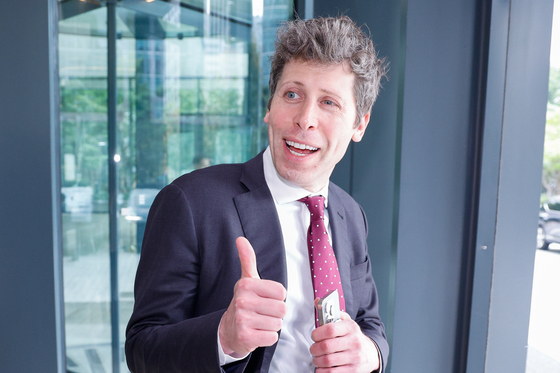 샘 올트먼 "챗GPT 월 성장률 10% 회복…이번주 새 모델 출시"