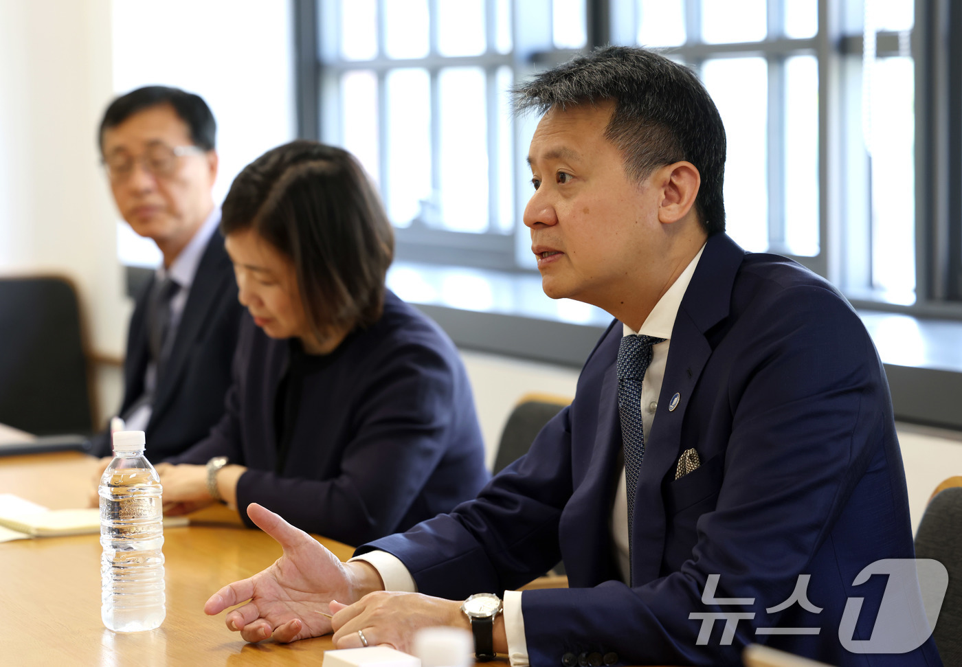 (서울=뉴스1) = 다렌 탕 세계지식재산기구(WIPO) 사무총장이 1일 서울 종로구 국립현대미술관 서울관에서 최휘영 문화체육관광부 장관을 만나 K-콘텐츠 저작권 보호와 협력 강화 …