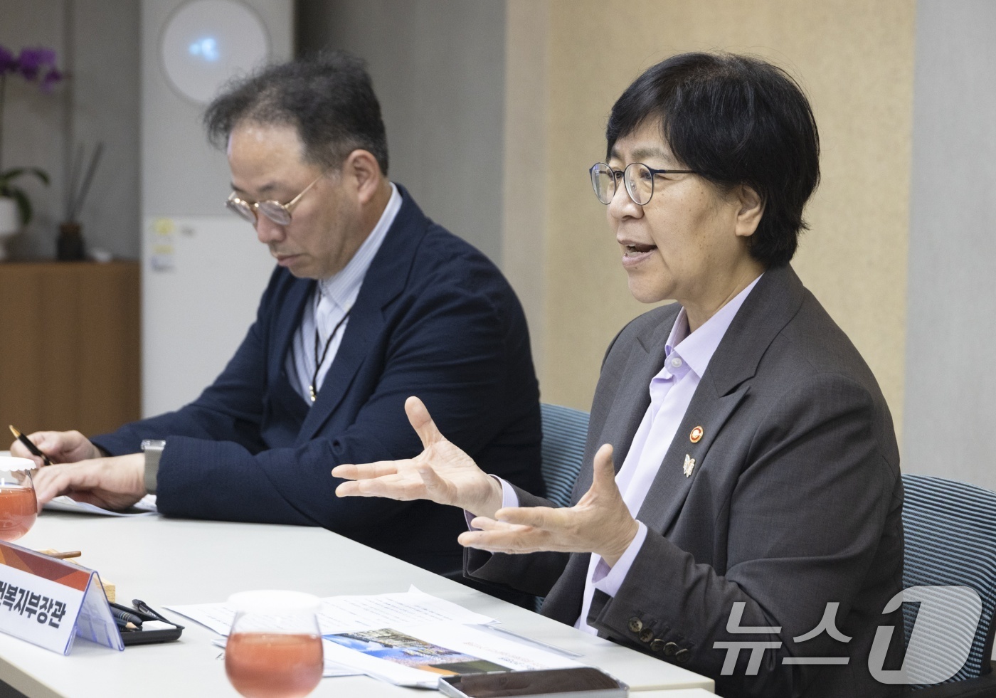 (서울=뉴스1) = 정은경 보건복지부 장관이 1일 '2025 APEC 정상회의'가 열리는 경주 화백컨벤션센터(HICO)와 동국대학교경주병원을 방문해 응급의료체계 준비 상황을 점검하 …