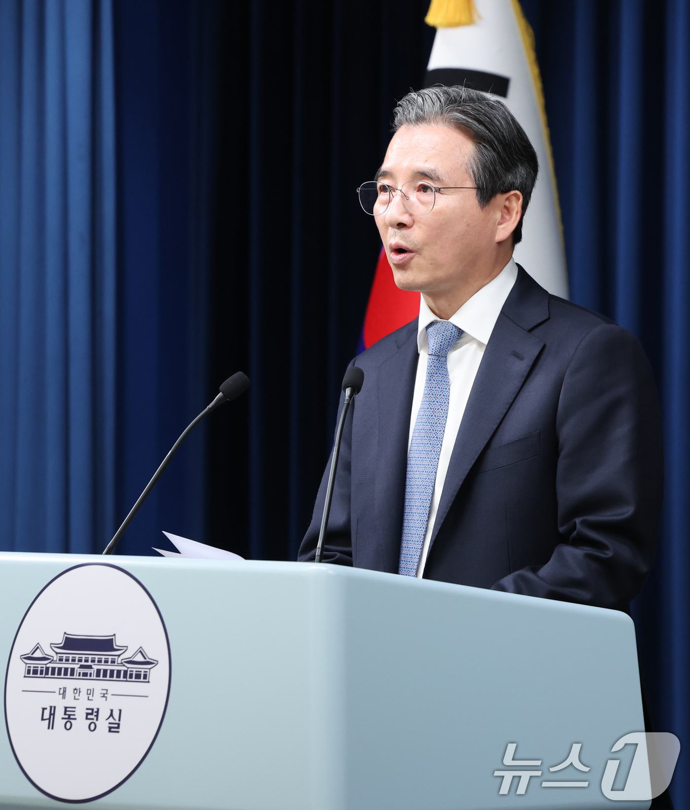 (서울=뉴스1) 허경 기자 = 김용범 정책실장이 1일 서울 용산 대통령실 청사에서 샘 올트먼 오픈AI CEO 접견 관련 브리핑을 하고 있다. 2025.10.1/뉴스1