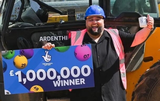 본문 이미지 - 아담로페즈(39) BBC 갈무리.