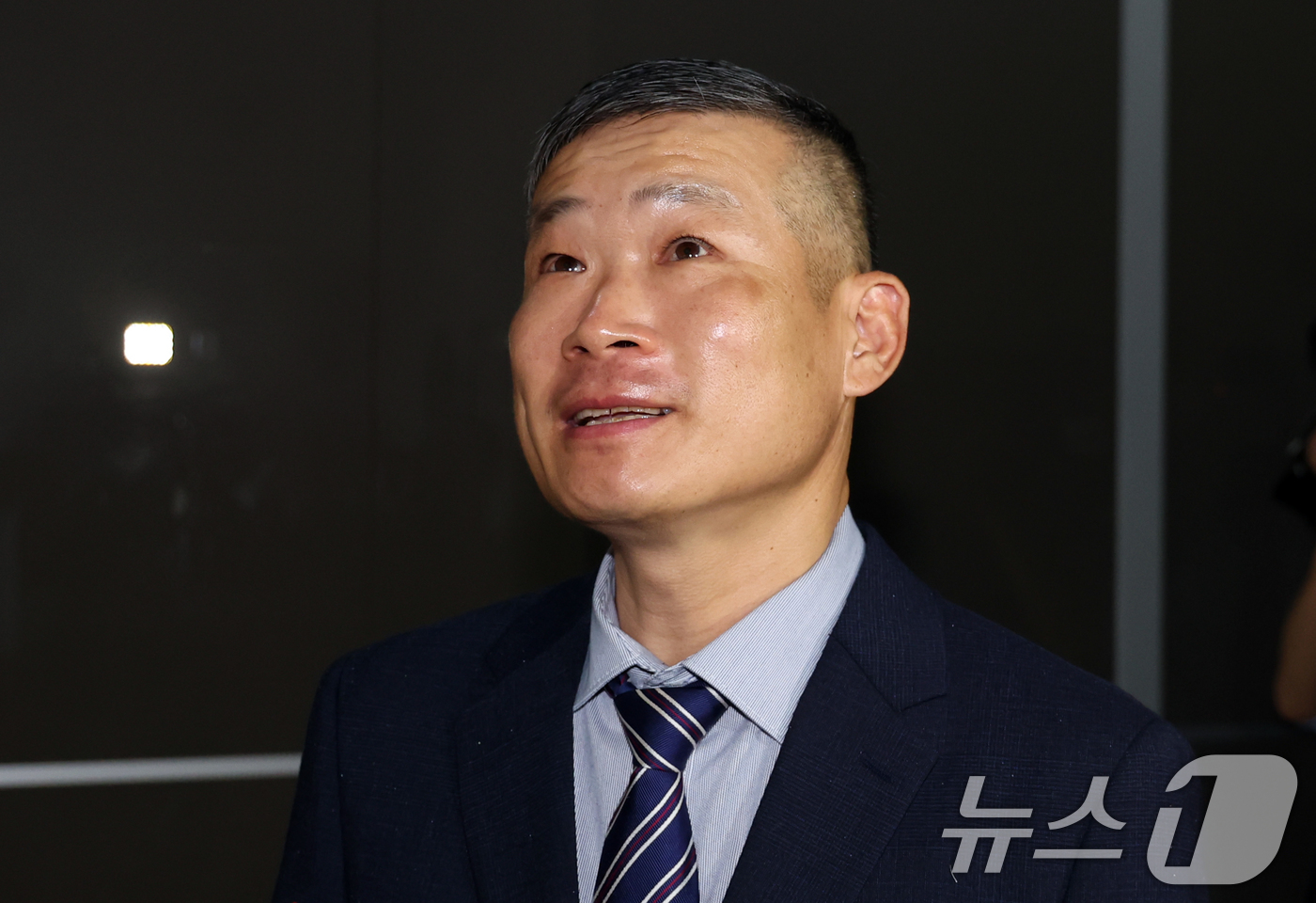 (서울=뉴스1) 김명섭 기자 = 김동혁 전 국방부 검찰단장이 10일 서울 서초구 해병대원 순직사건 관련 의혹을 수사하는 순직해병특검팀(특별검사 이명현)에 직권남용 혐의 피의자 신분 …