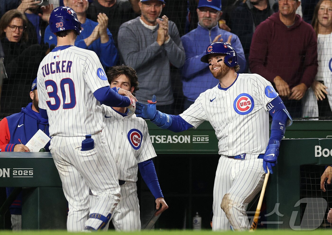 본문 이미지 - MLB 시카고 컵스가 밀워키 브루어스를 꺾고 승부를 5차전으로 끌고 갔다. ⓒ AFP=뉴스1