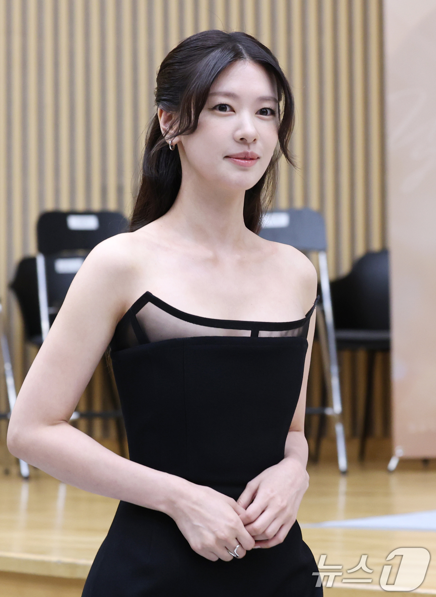 (서울=뉴스1) 권현진 기자 = 배우 정소민이 10일 서울 목동 SBS에서 열린 금토 드라마 ‘우주메리미’의 제작발표회에 참석하고 있다.‘우주메리미’는 최고급 신혼집 경품을 차지하 …