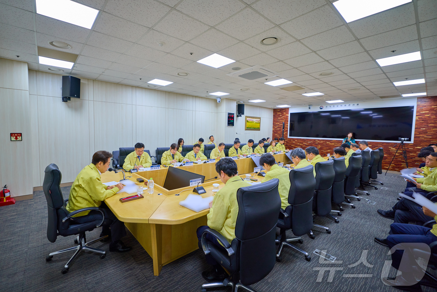 (서울=뉴스1) 이재명 기자 = 이재명 대통령이 10일 대전 유성구 국가정보자원관리원 현장상황실에서 열린 간담회에서 발언을 하고 있다. (대통령실 제공. 재판매 및 DB 금지) 2 …