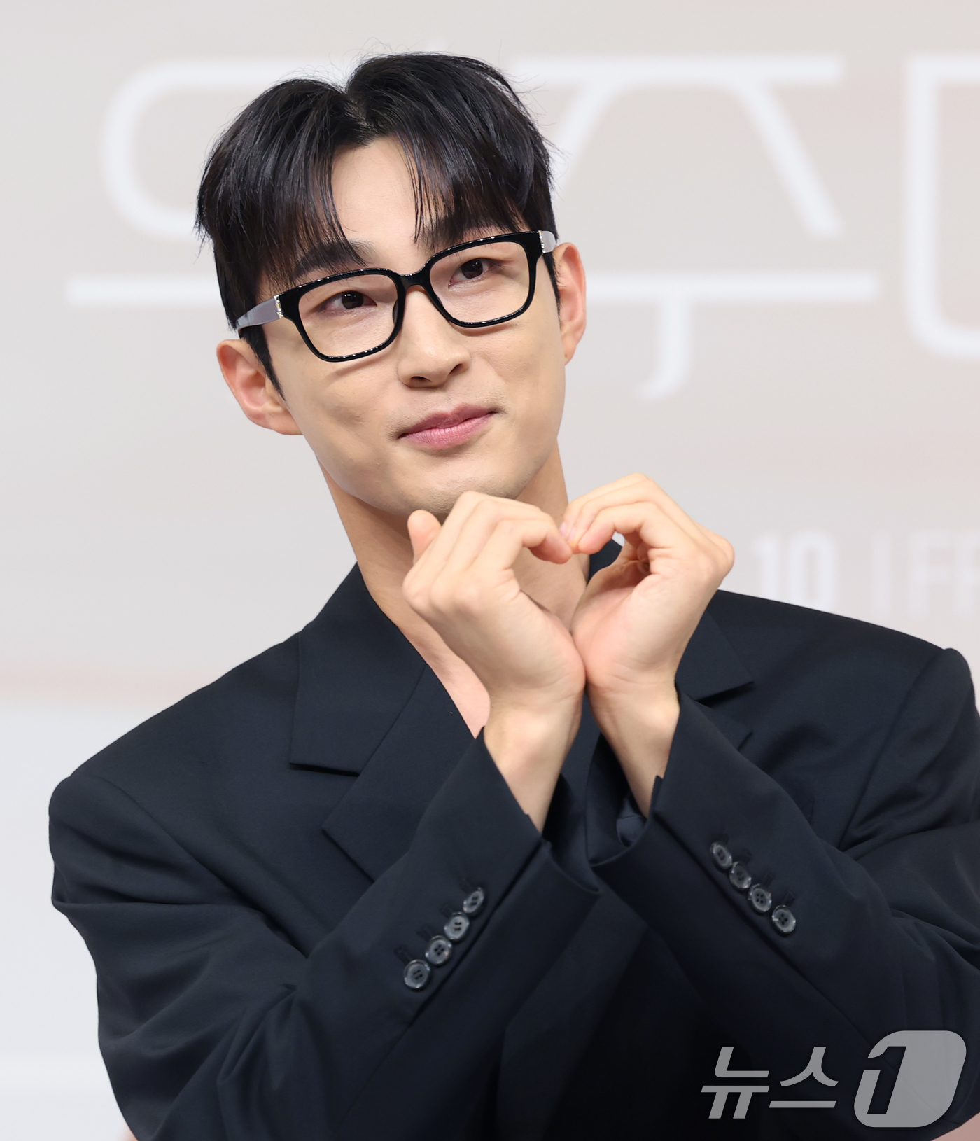 (서울=뉴스1) 권현진 기자 = 배우 배나라가 10일 서울 양천구 목동 SBS에서 열린 금토 드라마 ‘우주메리미’의 제작발표회에 참석해 포즈를 취하고 있다.‘우주메리미’는 최고급 …