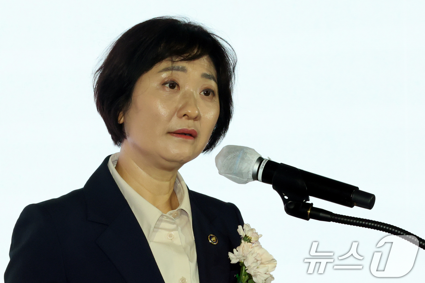 (서울=뉴스1) 황기선 기자 = 이스란 보건복지부 제1차관이 10일 오후 서울 영등포구 여의도 페어몬트 엠베서더 호텔에서 열린 '제20회 임산부의 날 기념행사'에서 기념사를 하고 …