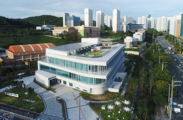 울산종갓집도서관 '오독오독 그림책 천 권 읽기' 운영