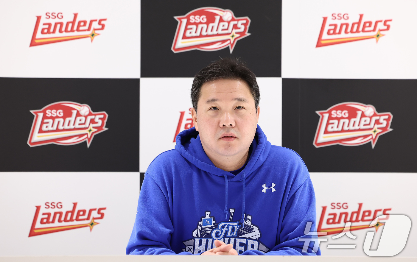 (인천=뉴스1) 김성진 기자 = 박진만 삼성 라이온즈 감독이 10일 오후 인천 SSG 랜더스필드에서 열리는 프로야구 2025 신한 SOL뱅크 KBO 준플레이오프 2차전 삼성 라이온 …