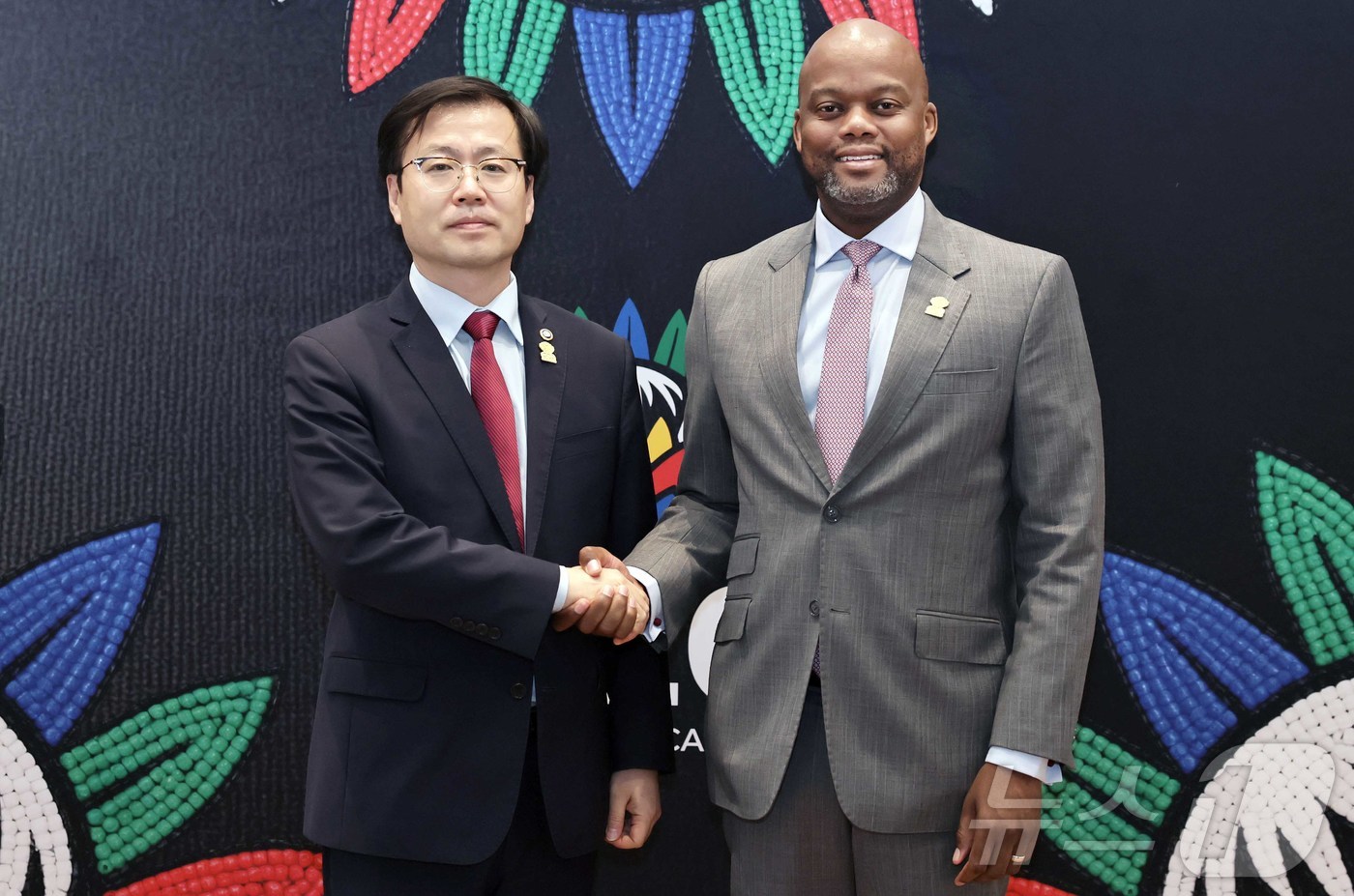 (서울=뉴스1) = 여한구 산업통상부 통상교섭본부장이 10일(현지시간) 남아프리카공화국 그케베르하 보드워크호텔에서 열린 2025 G20 무역투자 장관회의 참석 계기에 웸켈레 케베츠 …