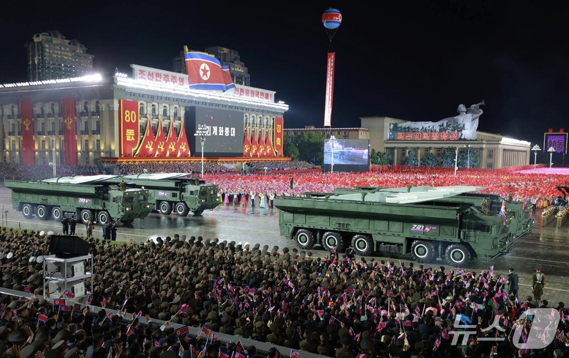본문 이미지 - &#40;평양 노동신문=뉴스1&#41; = 북한 노동당 기관지 노동신문은 11일 당 창건 80주년 경축 열병식이 전날 김일성광장에서 성대히 거행됐다고 보도했다. 사진은 대남용 극초음속 단거리탄도미사일&#40;SRBM&#41;인 &#39;화성-11마&#39;의 모습. [국내에서만 사용가능. 재배포 금지. DB 금지. For Use Only in the Republic of Korea. Redistribution Prohibited] rodongphoto@news1.kr