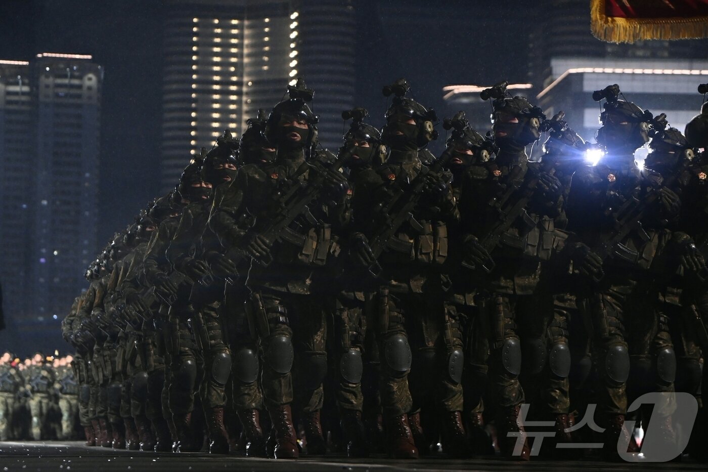 [The Rodong Sinmun, the official newspaper of North Korea&#39;s Workers&#39; Party, reported on October 11 that a grand military parade celebrating the 80th anniversary of the party&#39;s founding was held the previous day, at Kim Il Sung Square in Pyongyang. The new intercontinental ballistic missile &#40;ICBM&#41;, the Hwasong-20, was unveiled for the first time that day / Rodong Sinmun]