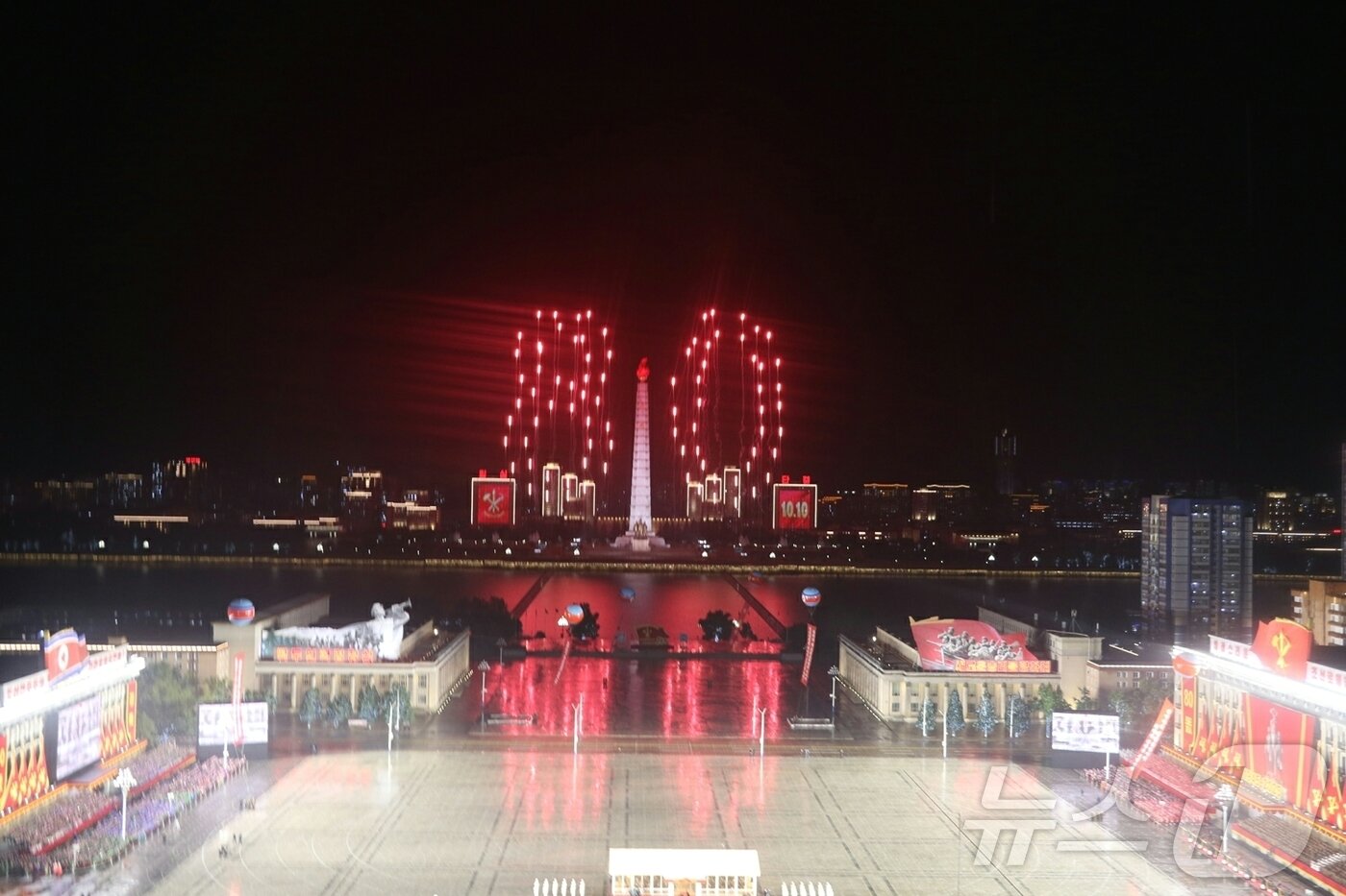 본문 이미지 - &#40;평양 노동신문=뉴스1&#41; = 북한 노동당 기관지 노동신문은 10일 평양 김일성광장에서 북한 노동당 창건 80주년 기념 열병식이 진행됐다고 11일 보도했다. [국내에서만 사용가능. 재배포 금지. DB 금지. For Use Only in the Republic of Korea. Redistribution Prohibited] rodongphoto@news1.kr