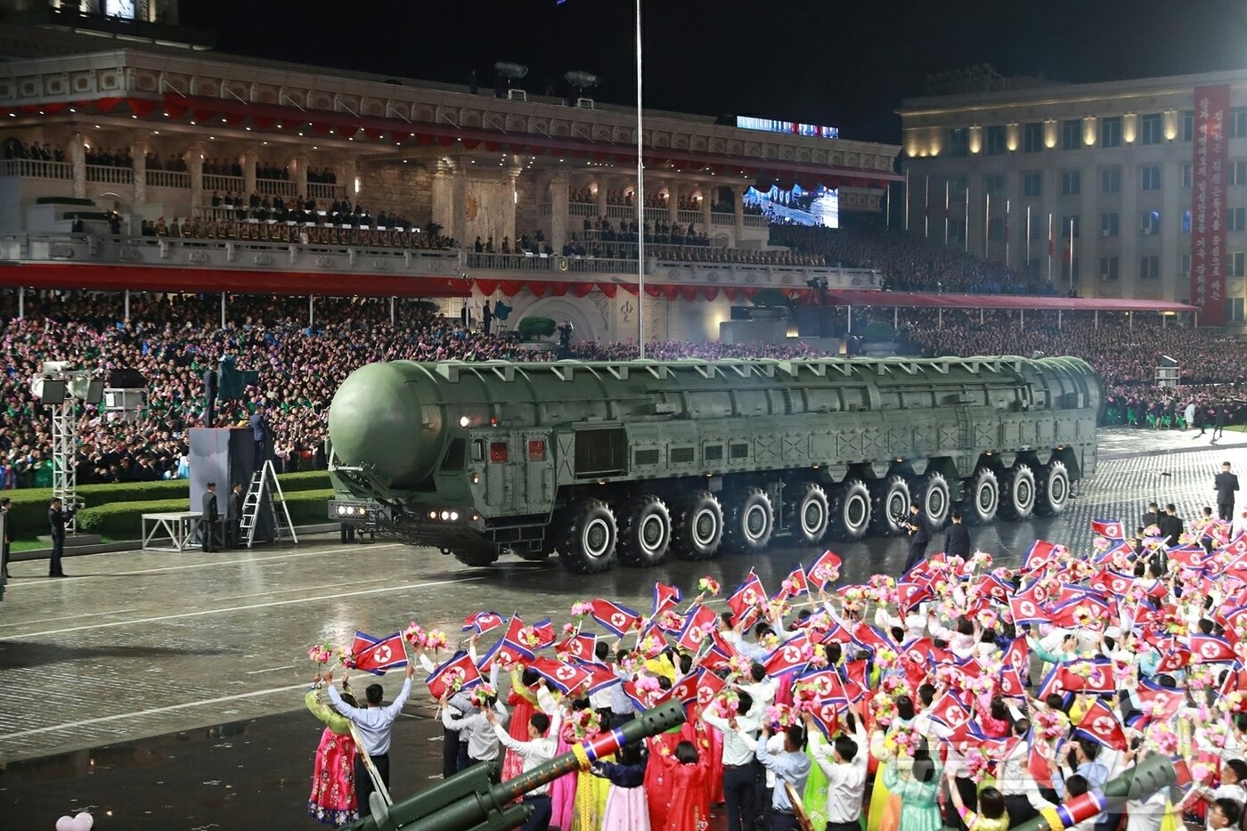 [The Rodong Sinmun, the official newspaper of North Korea&#39;s Workers&#39; Party, reported on October 11 that a grand military parade celebrating the 80th anniversary of the party&#39;s founding was held the previous day at Kim Il Sung Square. The new intercontinental ballistic missile &#40;ICBM&#41;, the Hwasong-20, was unveiled for the first time that day / Rodong Sinmun]
