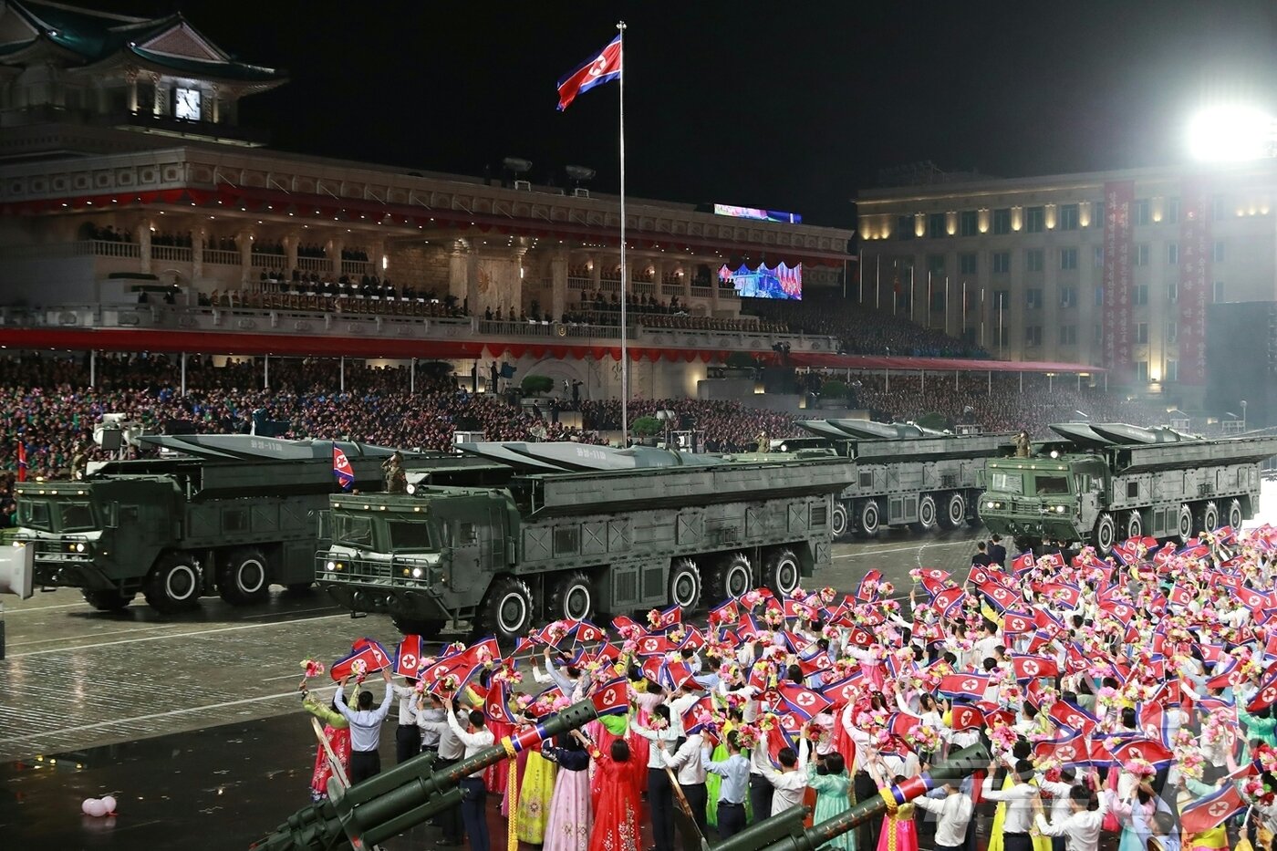 본문 이미지 - &#40;평양 노동신문=뉴스1&#41; = 북한 노동당 창건 80주년 경축 열병식에 등장한 &#39;화성 - 11 마&#39; [국내에서만 사용가능. 재배포 금지. DB 금지. For Use Only in the Republic of Korea. Redistribution Prohibited] rodongphoto@news1.kr