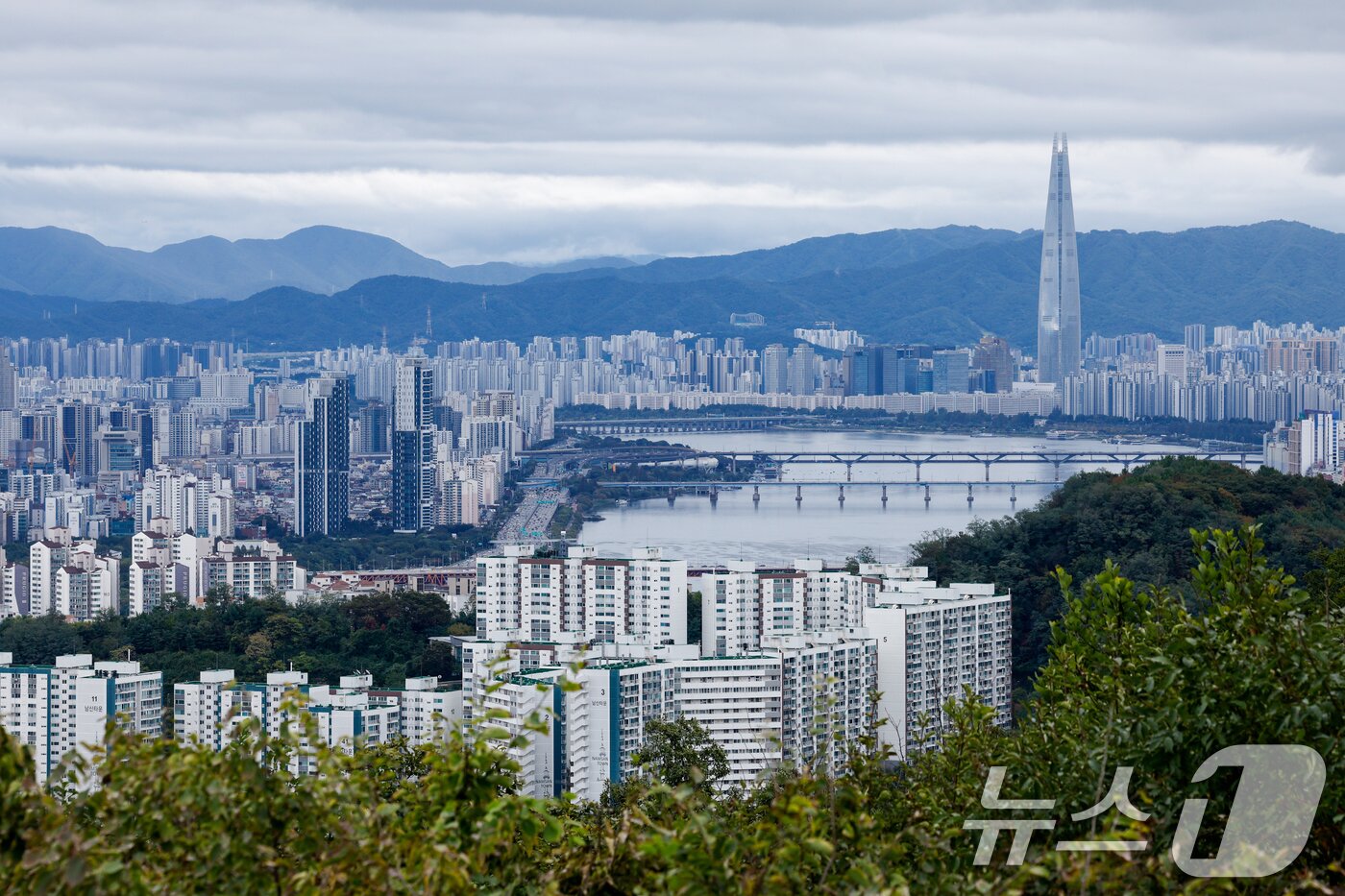 본문 이미지 -  서울 아파트2025.10.12/뉴스1 ⓒ News1 안은나 기자