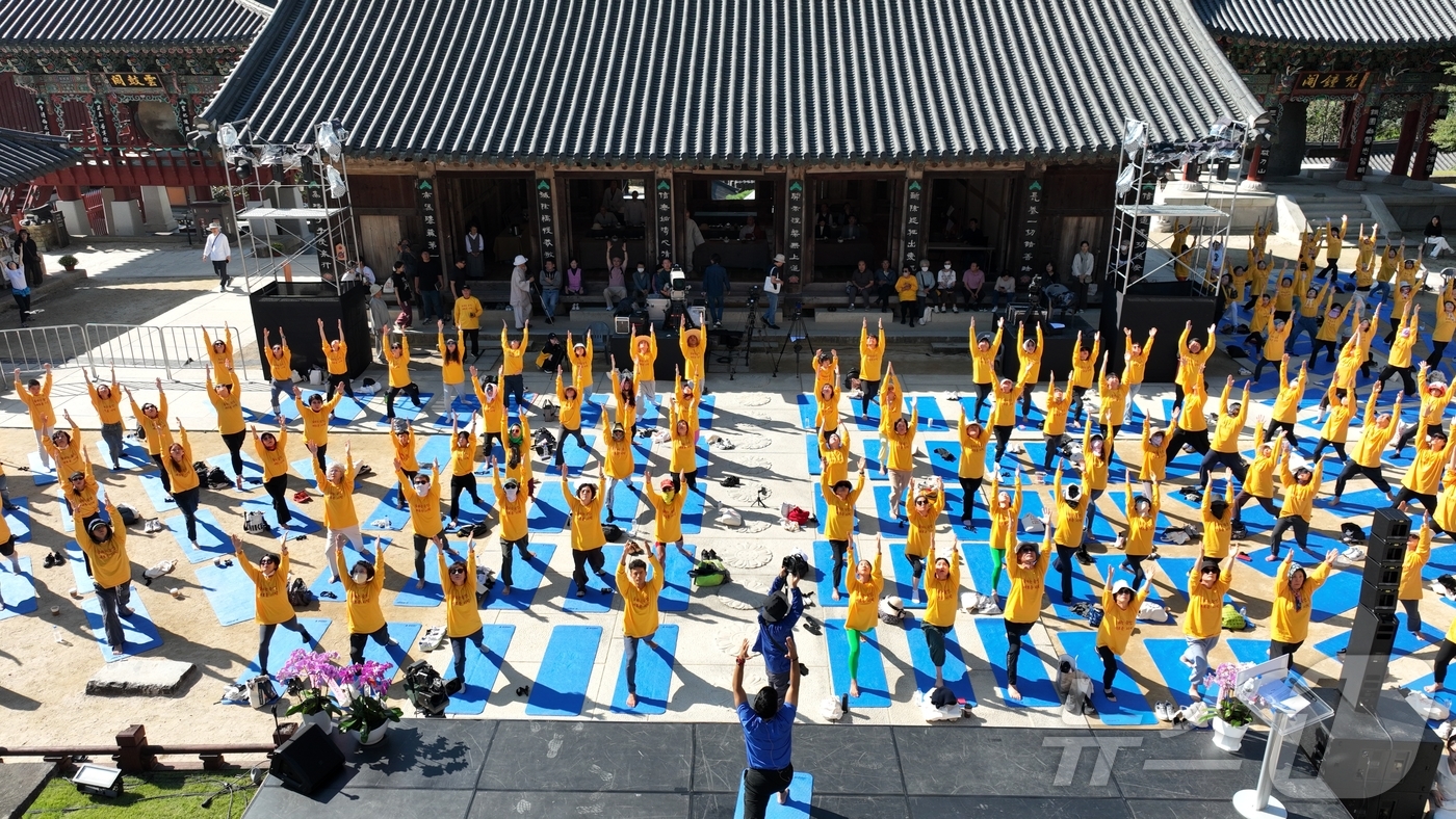 (구례=뉴스1) = 대한불교조계종 19교구 지리산 대화엄사가 주최한 제21회 화엄문화제가 3일 간의 일정을 마치고 성대하게 종료됐다.우석교구장스님은 2025, 제21회 화엄문화제를 …